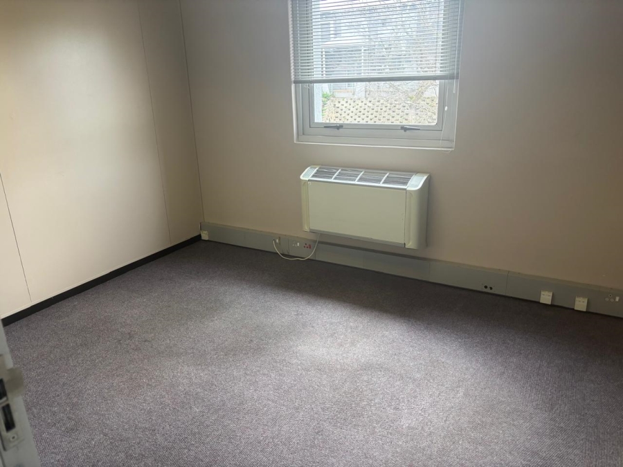 To Let Commercial Property for Rent in Rosendal Western Cape